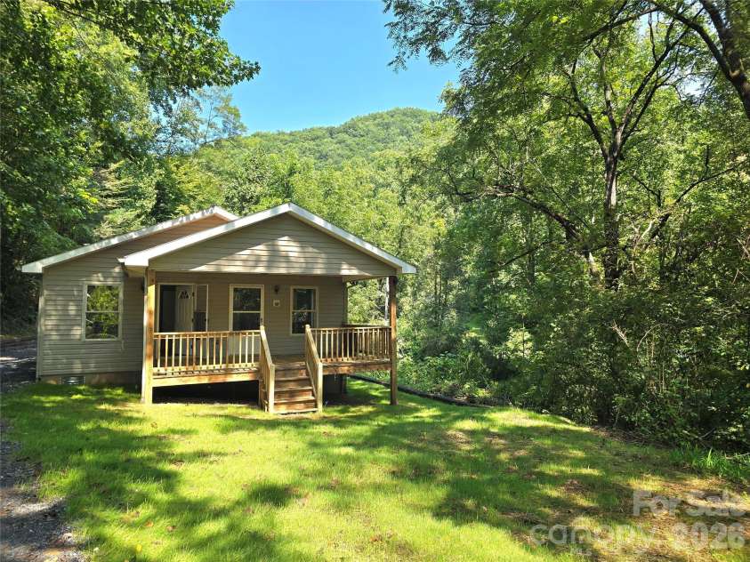 141 Silver Fox Drive, Cullowhee, NC 28723.  MLS# CAR4422320, YatesRealty ID 49891. 