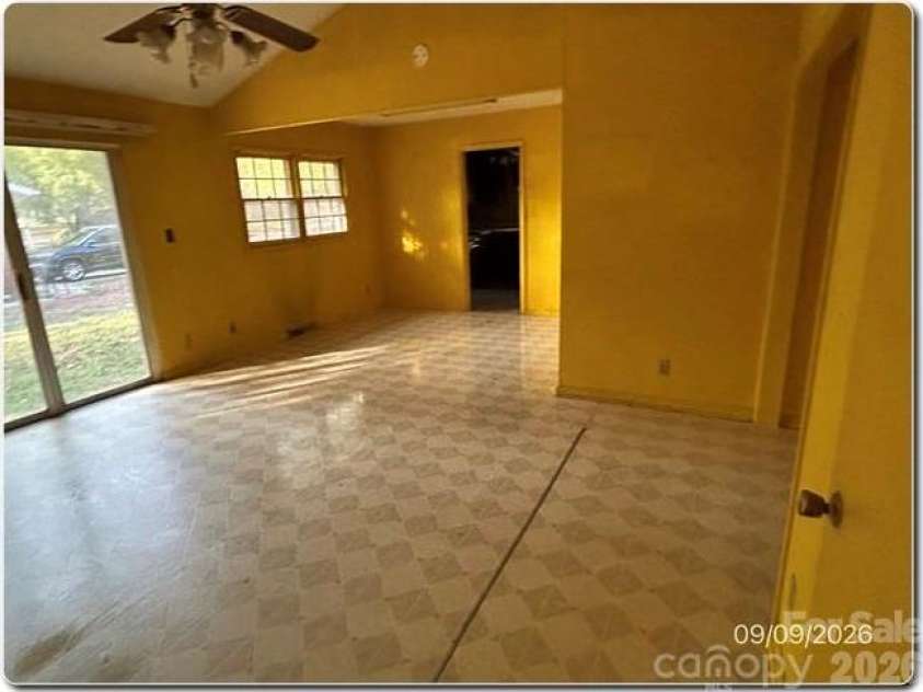 400 Shaver Street, Salisbury, NC 28144.  MLS# CAR4421212, YatesRealty ID 49893. 