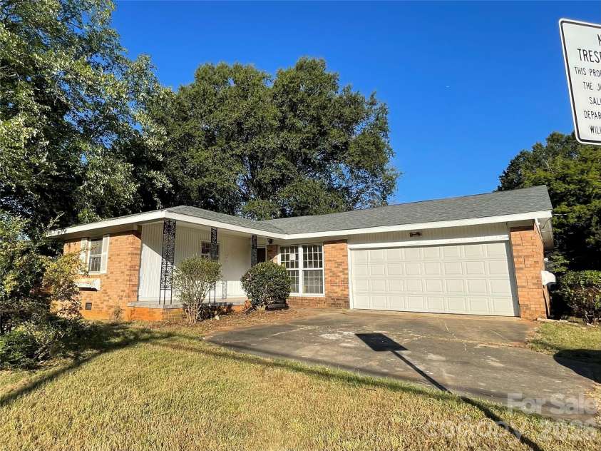 400 Shaver Street, Salisbury, NC 28144.  MLS# CAR4421212, YatesRealty ID 49893. 