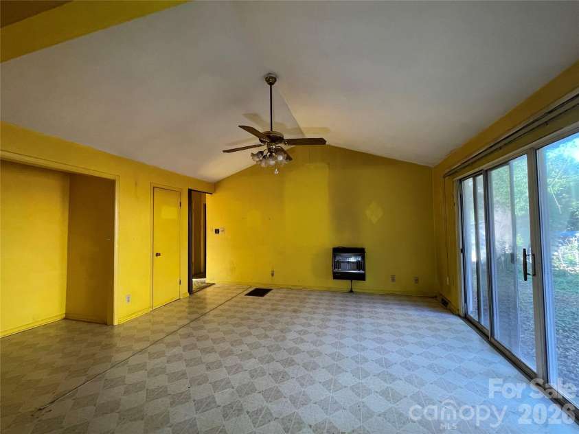 400 Shaver Street, Salisbury, NC 28144.  MLS# CAR4421212, YatesRealty ID 49893. 