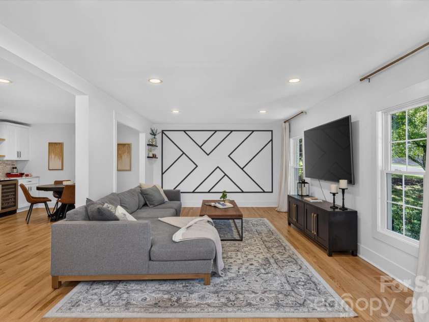 4415 Deepwood Drive, Charlotte, NC 28226.  MLS# CAR4421493, YatesRealty ID 49895. 