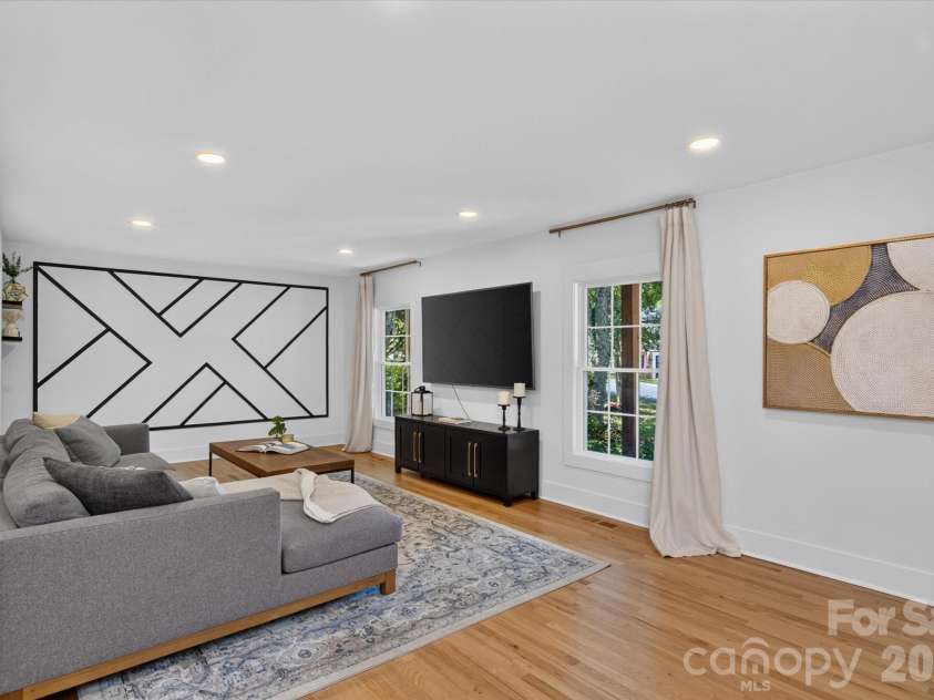 4415 Deepwood Drive, Charlotte, NC 28226.  MLS# CAR4421493, YatesRealty ID 49895. 