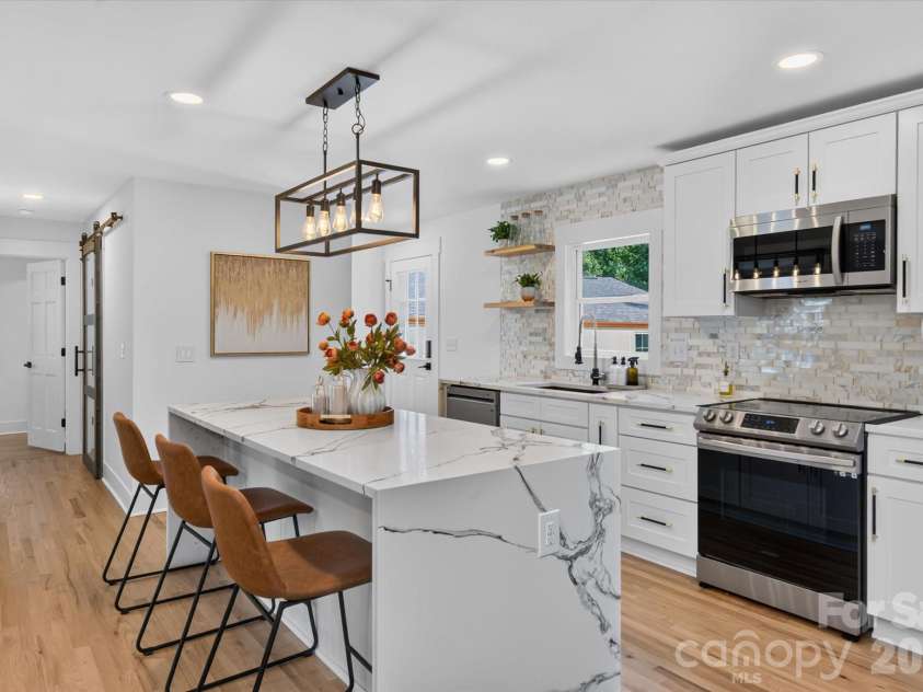 4415 Deepwood Drive, Charlotte, NC 28226.  MLS# CAR4421493, YatesRealty ID 49895. 