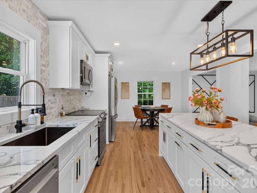 4415 Deepwood Drive, Charlotte, NC 28226.  MLS# CAR4421493, YatesRealty ID 49895. 