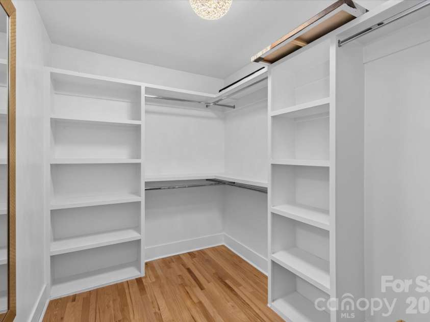 4415 Deepwood Drive, Charlotte, NC 28226.  MLS# CAR4421493, YatesRealty ID 49895. 