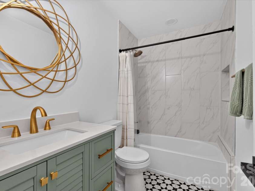 4415 Deepwood Drive, Charlotte, NC 28226.  MLS# CAR4421493, YatesRealty ID 49895. 