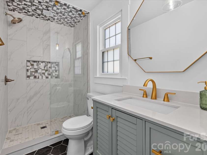 4415 Deepwood Drive, Charlotte, NC 28226.  MLS# CAR4421493, YatesRealty ID 49895. 