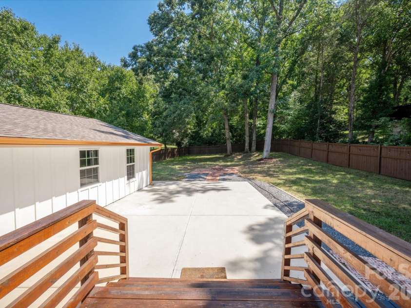 4415 Deepwood Drive, Charlotte, NC 28226.  MLS# CAR4421493, YatesRealty ID 49895. 