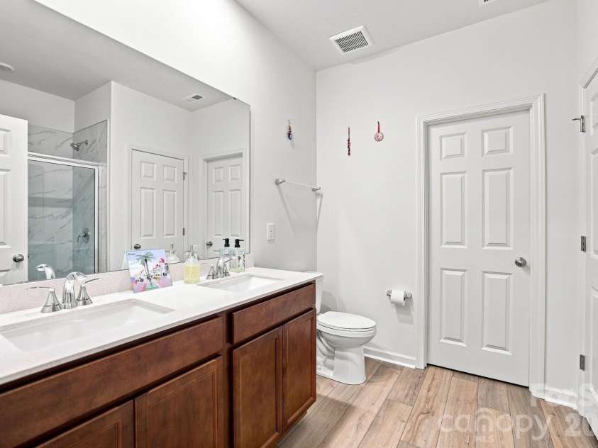 4465 Family Trail Drive, Indian Land, SC 29707.  MLS# CAR4420449, YatesRealty ID 49896. Double Sinks
