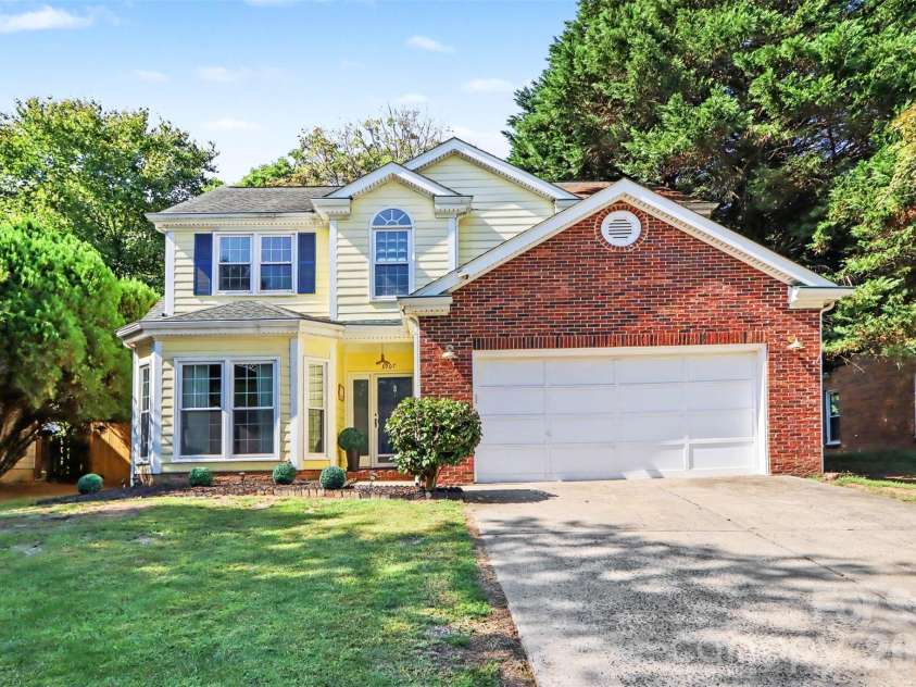 3907 Yorkford Drive, Charlotte, NC 28269.  MLS# CAR4421220, YatesRealty ID 49897. 