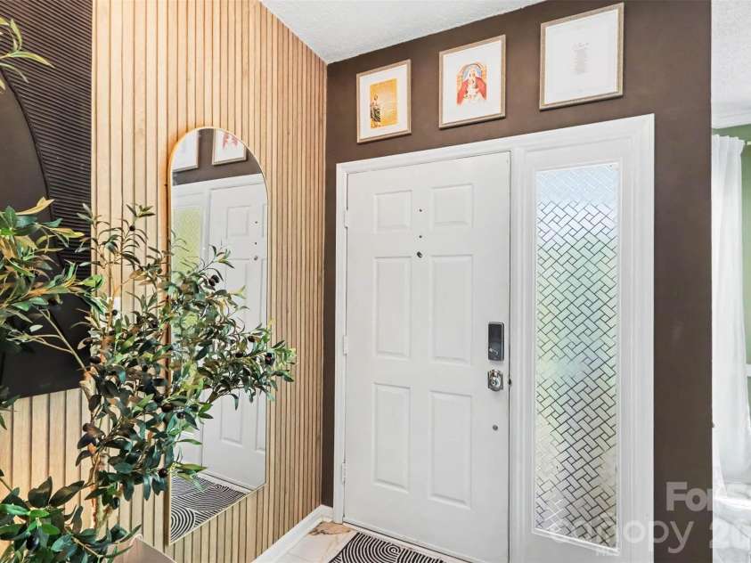 3907 Yorkford Drive, Charlotte, NC 28269.  MLS# CAR4421220, YatesRealty ID 49897. 