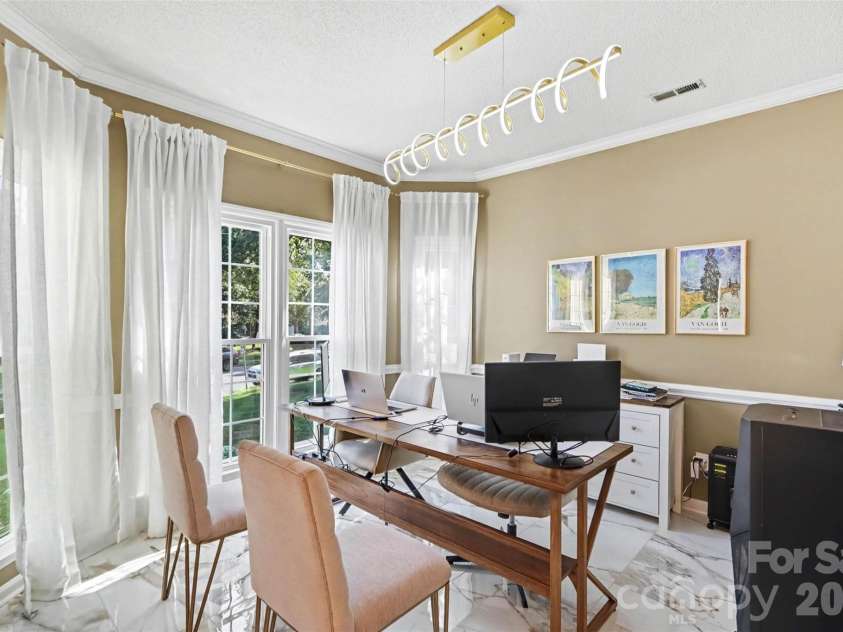 3907 Yorkford Drive, Charlotte, NC 28269.  MLS# CAR4421220, YatesRealty ID 49897. 