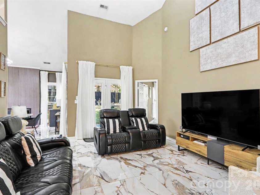3907 Yorkford Drive, Charlotte, NC 28269.  MLS# CAR4421220, YatesRealty ID 49897. 