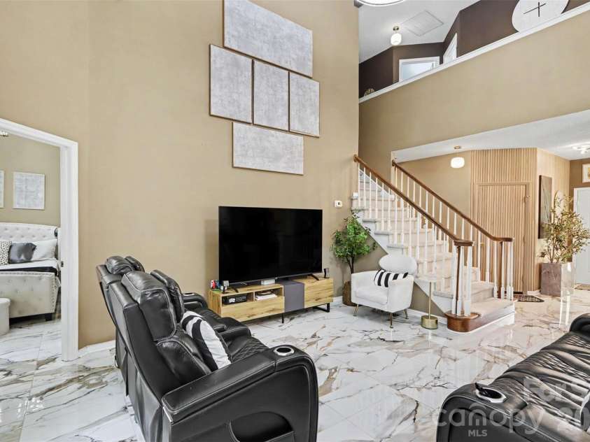 3907 Yorkford Drive, Charlotte, NC 28269.  MLS# CAR4421220, YatesRealty ID 49897. 