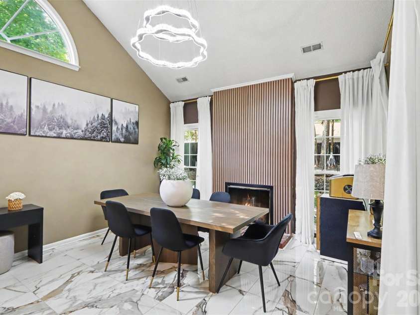 3907 Yorkford Drive, Charlotte, NC 28269.  MLS# CAR4421220, YatesRealty ID 49897. 