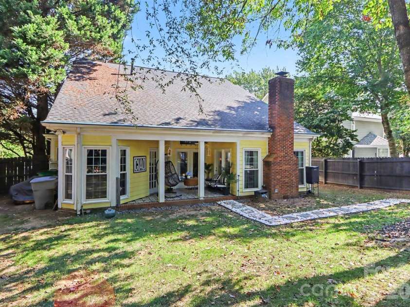 3907 Yorkford Drive, Charlotte, NC 28269.  MLS# CAR4421220, YatesRealty ID 49897. 