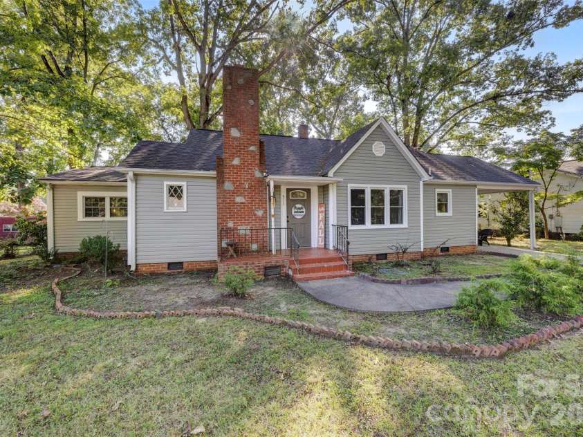 511 Woodside Drive, Shelby, NC 28150.  MLS# CAR4418969, YatesRealty ID 49898. 
