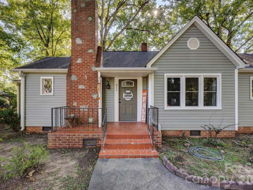 511 Woodside Drive, Shelby, NC 28150.  MLS# CAR4418969, YatesRealty ID 49898. 