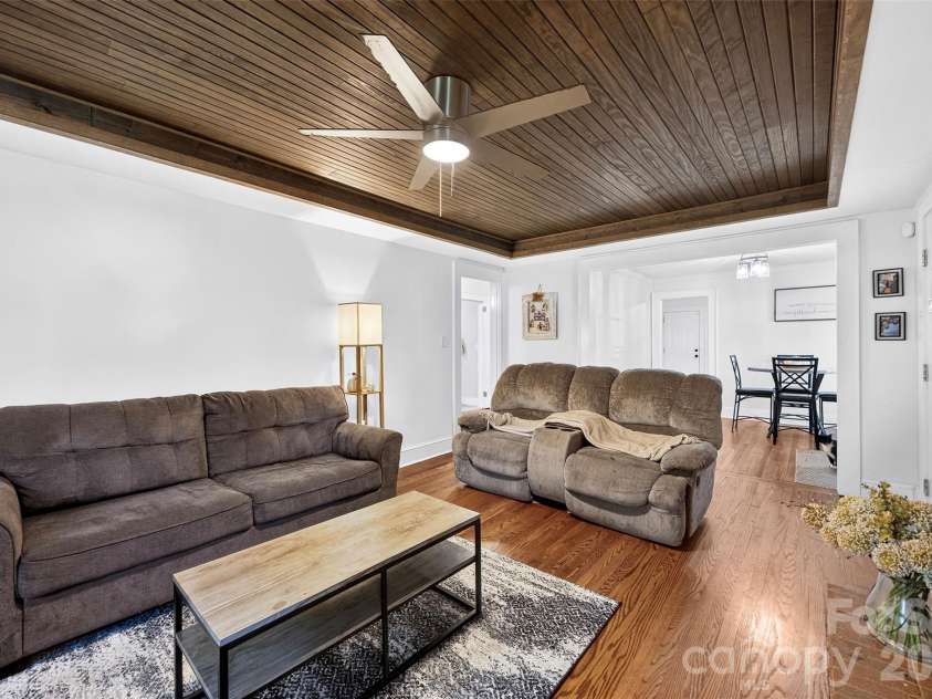 511 Woodside Drive, Shelby, NC 28150.  MLS# CAR4418969, YatesRealty ID 49898. 