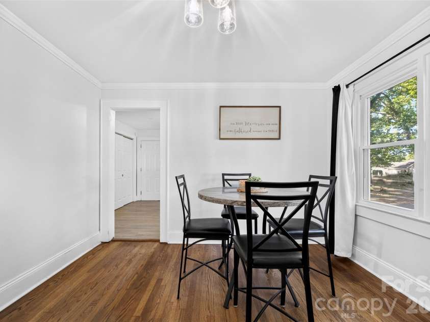 511 Woodside Drive, Shelby, NC 28150.  MLS# CAR4418969, YatesRealty ID 49898. 