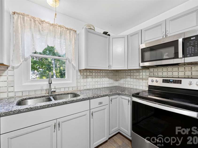 511 Woodside Drive, Shelby, NC 28150.  MLS# CAR4418969, YatesRealty ID 49898. 