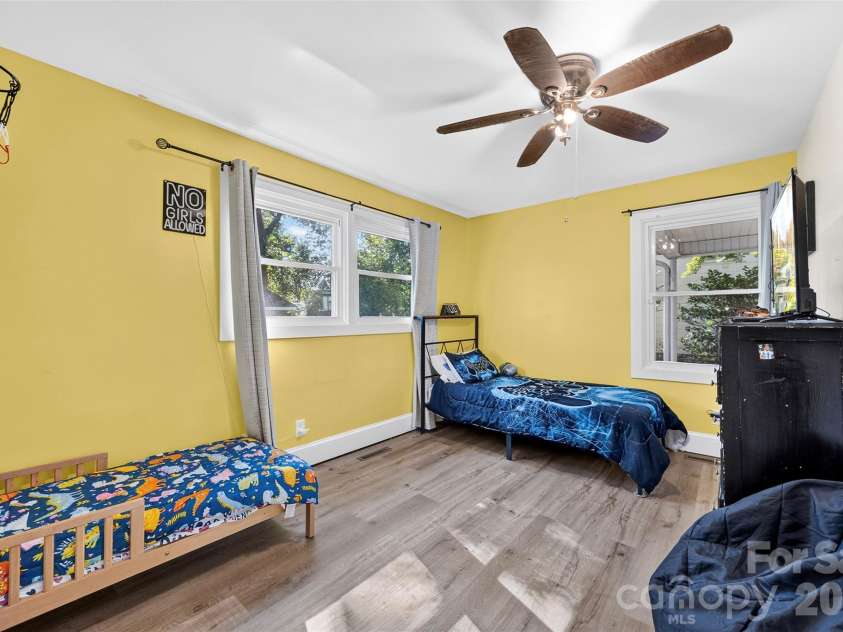 511 Woodside Drive, Shelby, NC 28150.  MLS# CAR4418969, YatesRealty ID 49898. 
