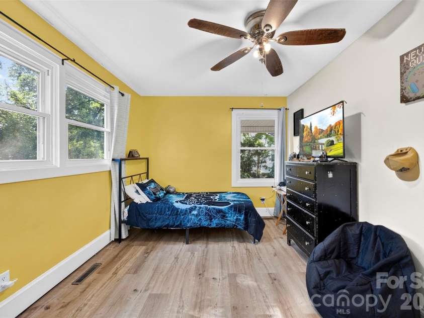 511 Woodside Drive, Shelby, NC 28150.  MLS# CAR4418969, YatesRealty ID 49898. 
