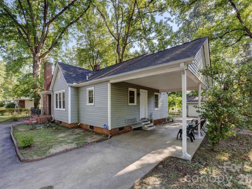 511 Woodside Drive, Shelby, NC 28150.  MLS# CAR4418969, YatesRealty ID 49898. 