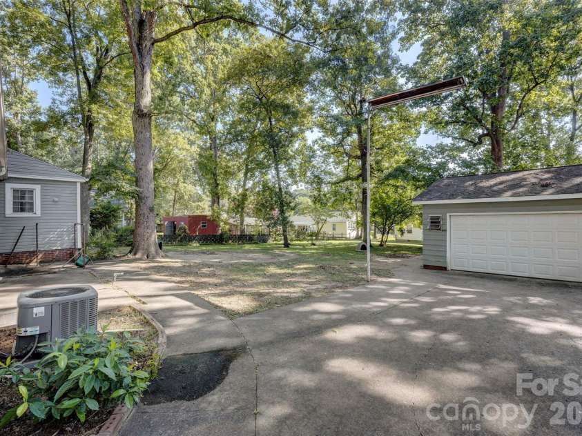 511 Woodside Drive, Shelby, NC 28150.  MLS# CAR4418969, YatesRealty ID 49898. 