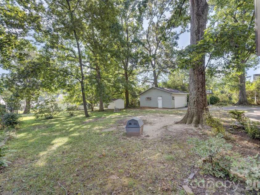 511 Woodside Drive, Shelby, NC 28150.  MLS# CAR4418969, YatesRealty ID 49898. 