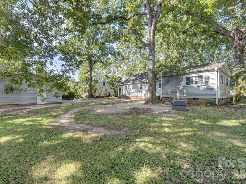 511 Woodside Drive, Shelby, NC 28150.  MLS# CAR4418969, YatesRealty ID 49898. 
