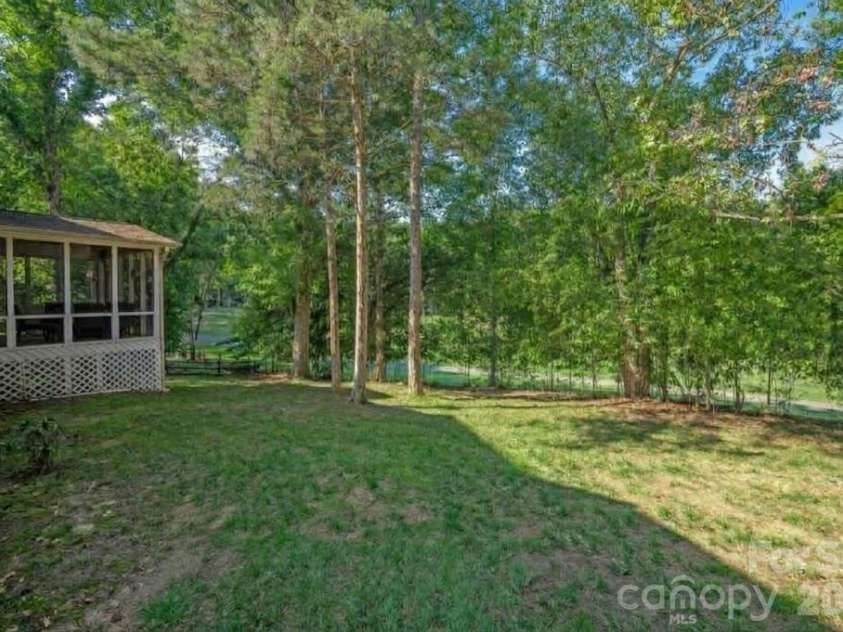 10009 Thomas Payne Circle, Charlotte, NC 28277.  MLS# CAR4421485, YatesRealty ID 49899. 
