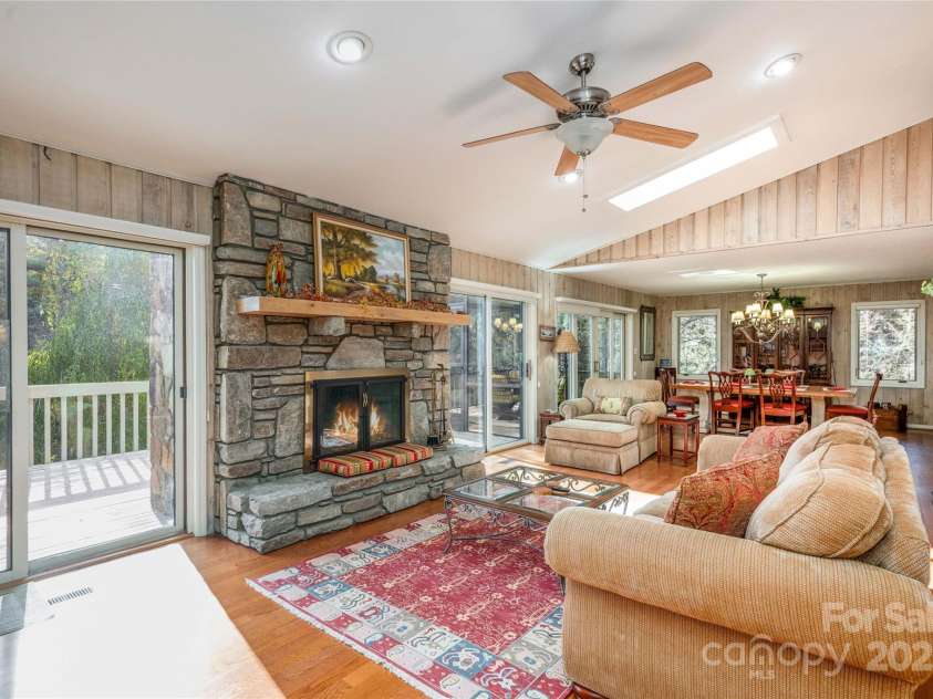 572 East Shore Drive, Lake Toxaway, NC 28747.  MLS# CAR4320396, YatesRealty ID 499. 