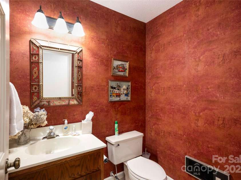 572 East Shore Drive, Lake Toxaway, NC 28747.  MLS# CAR4320396, YatesRealty ID 499. 