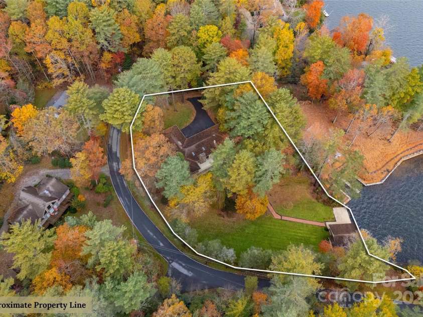 572 East Shore Drive, Lake Toxaway, NC 28747.  MLS# CAR4320396, YatesRealty ID 499. 