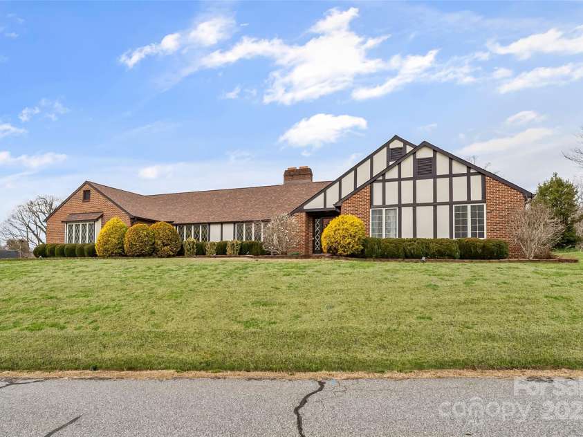 2126 Cedar Rock Estates Drive, Lenoir, NC 28645.  MLS# CAR4228746, YatesRealty ID 4990. 