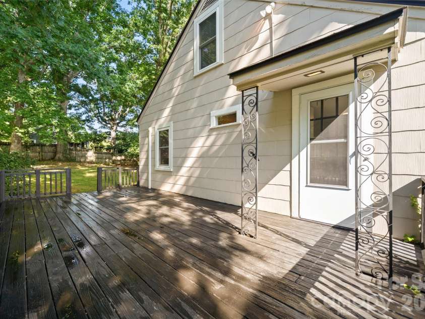 13 Browndale Road, Asheville, NC 28805.  MLS# CAR4382752, YatesRealty ID 49900. Large Deck