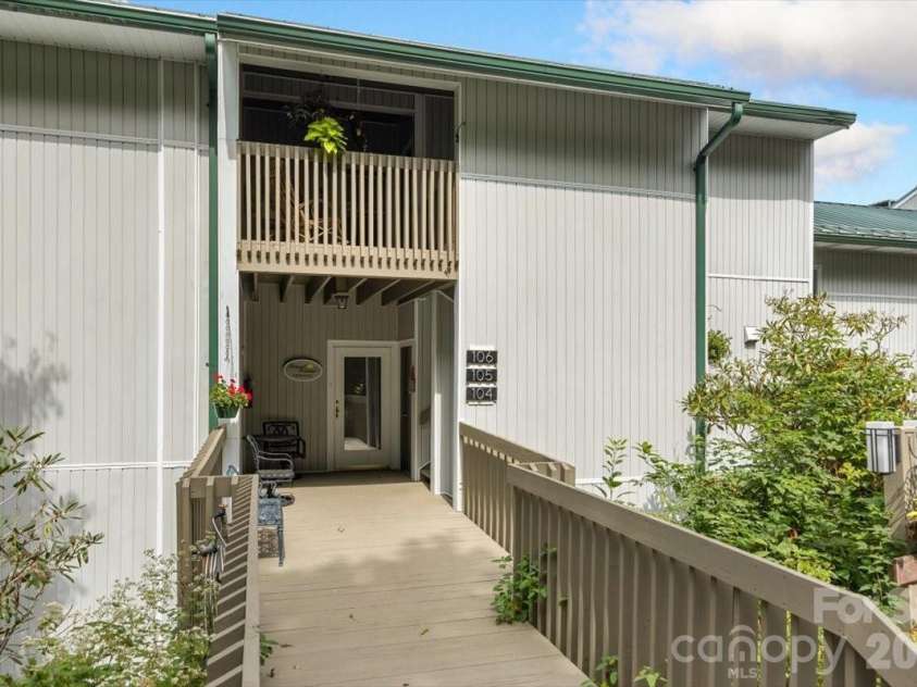 104 VZ Top Road, Highlands, NC 28741.  MLS# CAR4423151, YatesRealty ID 49901. 