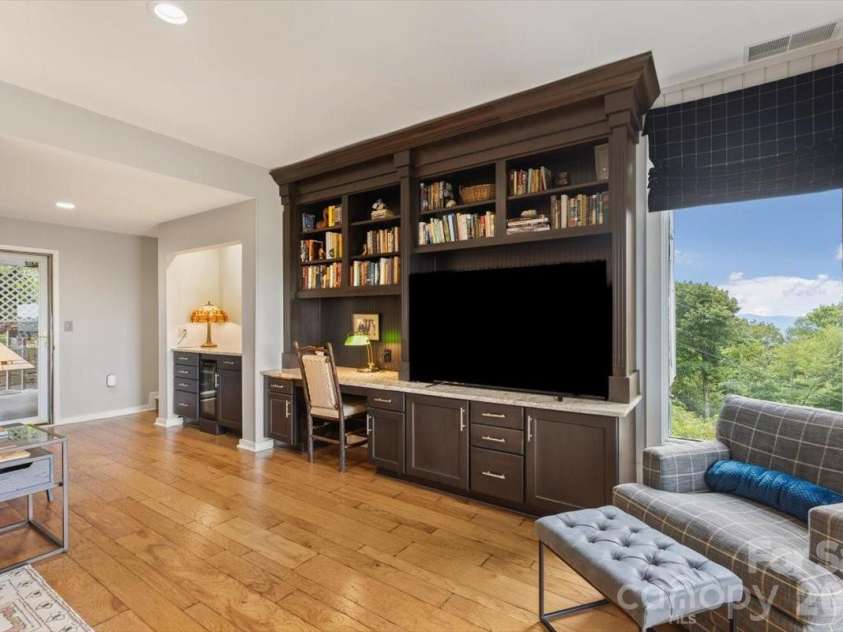 104 VZ Top Road, Highlands, NC 28741.  MLS# CAR4423151, YatesRealty ID 49901. 