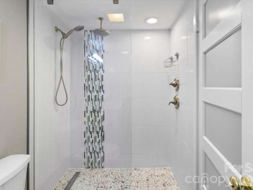 104 VZ Top Road, Highlands, NC 28741.  MLS# CAR4423151, YatesRealty ID 49901. 