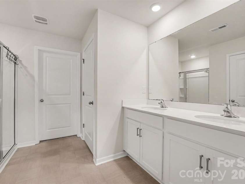 404 Berrybeth Circle, China Grove, NC 28023.  MLS# CAR4421113, YatesRealty ID 49902. 