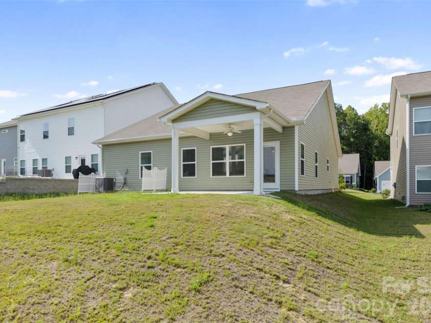 6043 Gala Lane, Charlotte, NC 28215.  MLS# CAR4423297, YatesRealty ID 49903. 