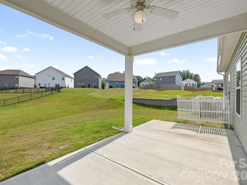 6043 Gala Lane, Charlotte, NC 28215.  MLS# CAR4423297, YatesRealty ID 49903. 