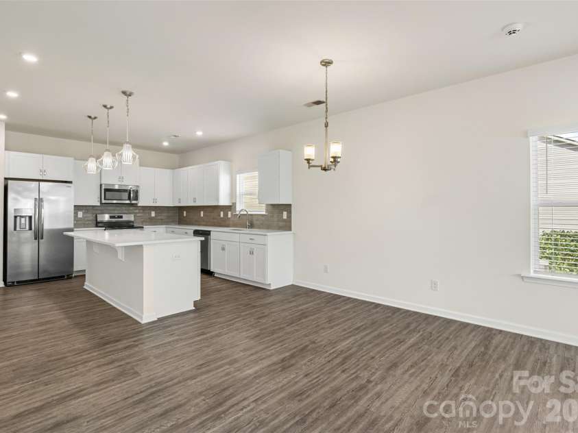 6043 Gala Lane, Charlotte, NC 28215.  MLS# CAR4423297, YatesRealty ID 49903. 