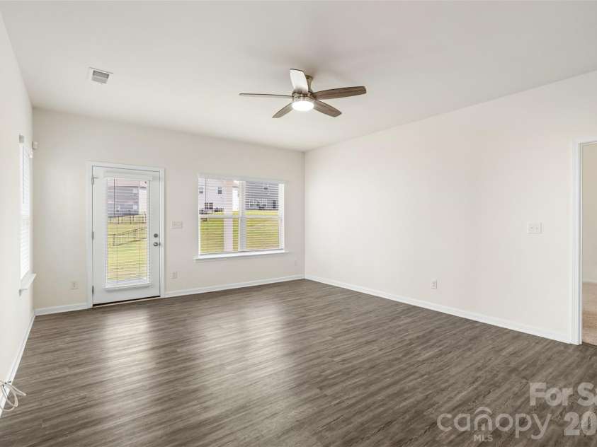6043 Gala Lane, Charlotte, NC 28215.  MLS# CAR4423297, YatesRealty ID 49903. 
