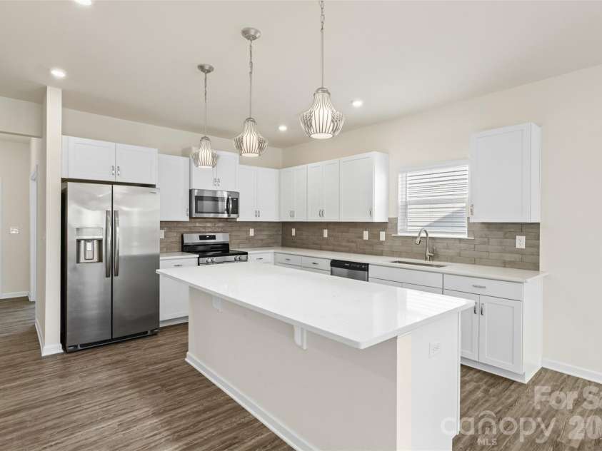6043 Gala Lane, Charlotte, NC 28215.  MLS# CAR4423297, YatesRealty ID 49903. 