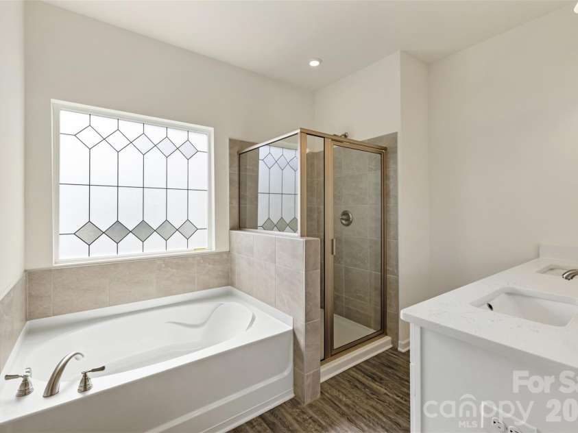 6043 Gala Lane, Charlotte, NC 28215.  MLS# CAR4423297, YatesRealty ID 49903. 