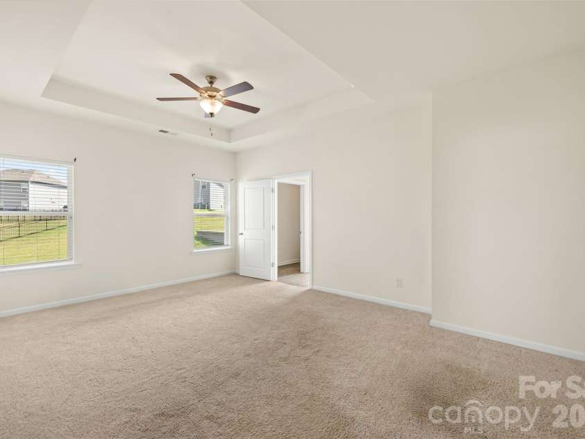 6043 Gala Lane, Charlotte, NC 28215.  MLS# CAR4423297, YatesRealty ID 49903. 