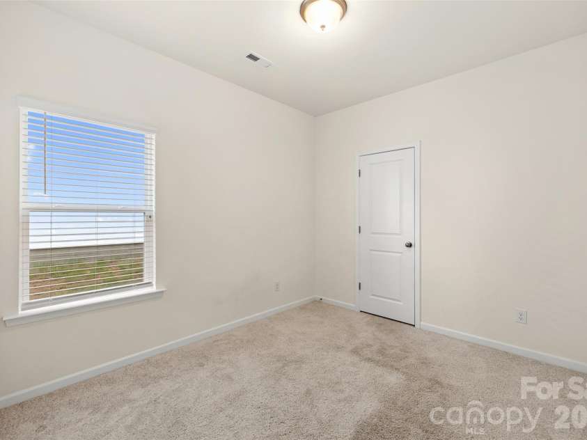 6043 Gala Lane, Charlotte, NC 28215.  MLS# CAR4423297, YatesRealty ID 49903. 