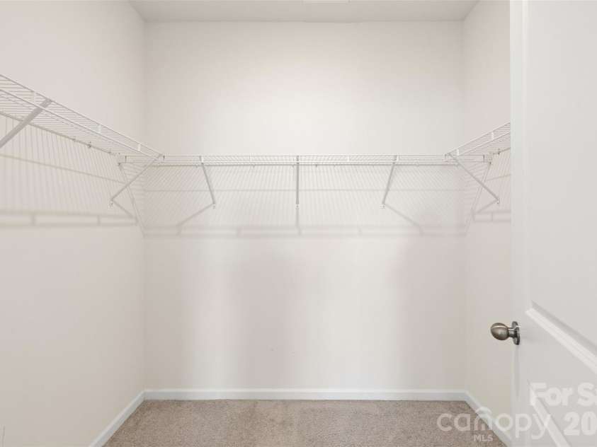6043 Gala Lane, Charlotte, NC 28215.  MLS# CAR4423297, YatesRealty ID 49903. 